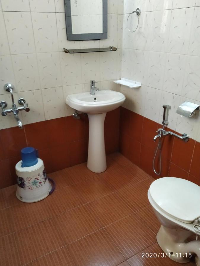 Riverview Guest House Ґувахаті Екстер'єр фото