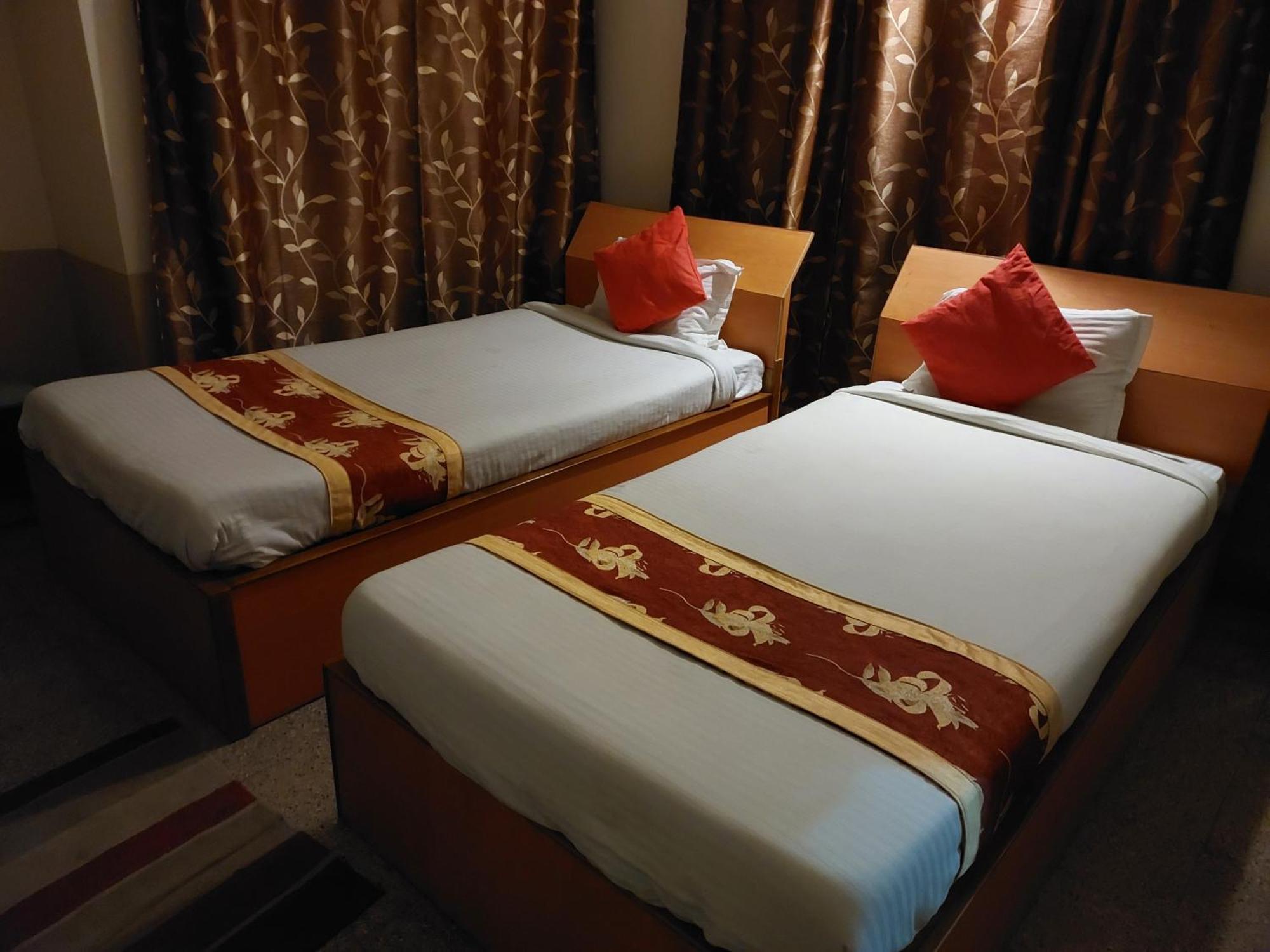 Riverview Guest House Ґувахаті Екстер'єр фото