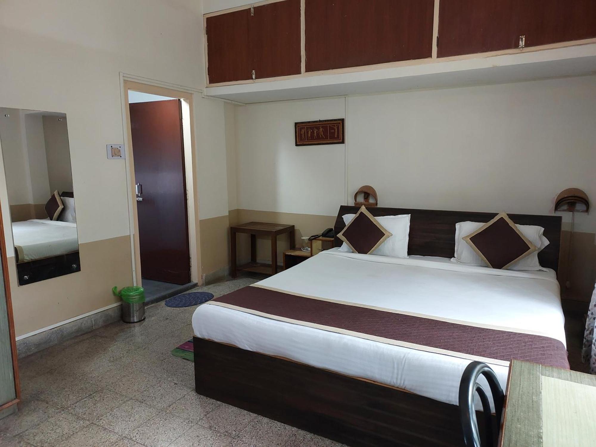 Riverview Guest House Ґувахаті Екстер'єр фото