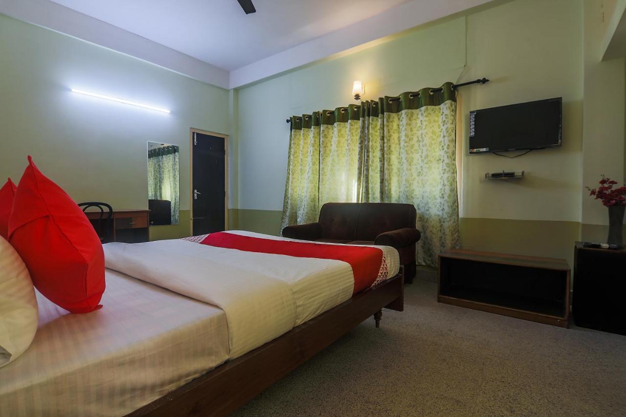 Riverview Guest House Ґувахаті Екстер'єр фото